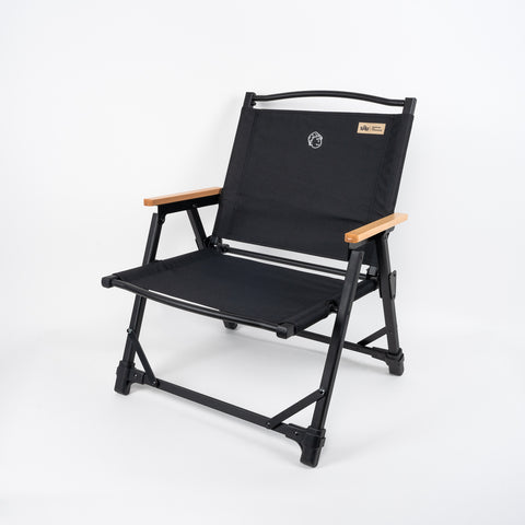 Sumu Goods : The Black Single Chair.
